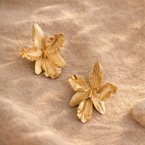 Floral Spring Earrings Handmade Stud Earrings Flower Earrings Handcrafted Earrings Bridal Flower Earrings