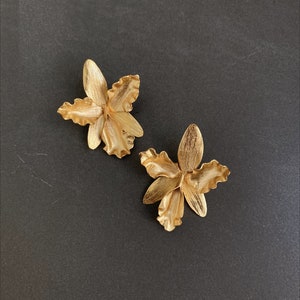 Floral Earrings Handmade Stud Earrings Flower Earrings Handcrafted Earrings Orchid Earrings Handmade Jewelry Tropical Jewelry Gift for her
