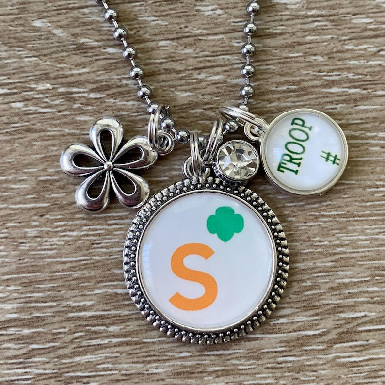 I'm A SENIOR Girl Scout Troop Pack Bridging Custom Antique Silver Flat Bezel Pendant Charm Necklace Keychain ~ Unique Gift for CHRISTmas! zdjęcie 1