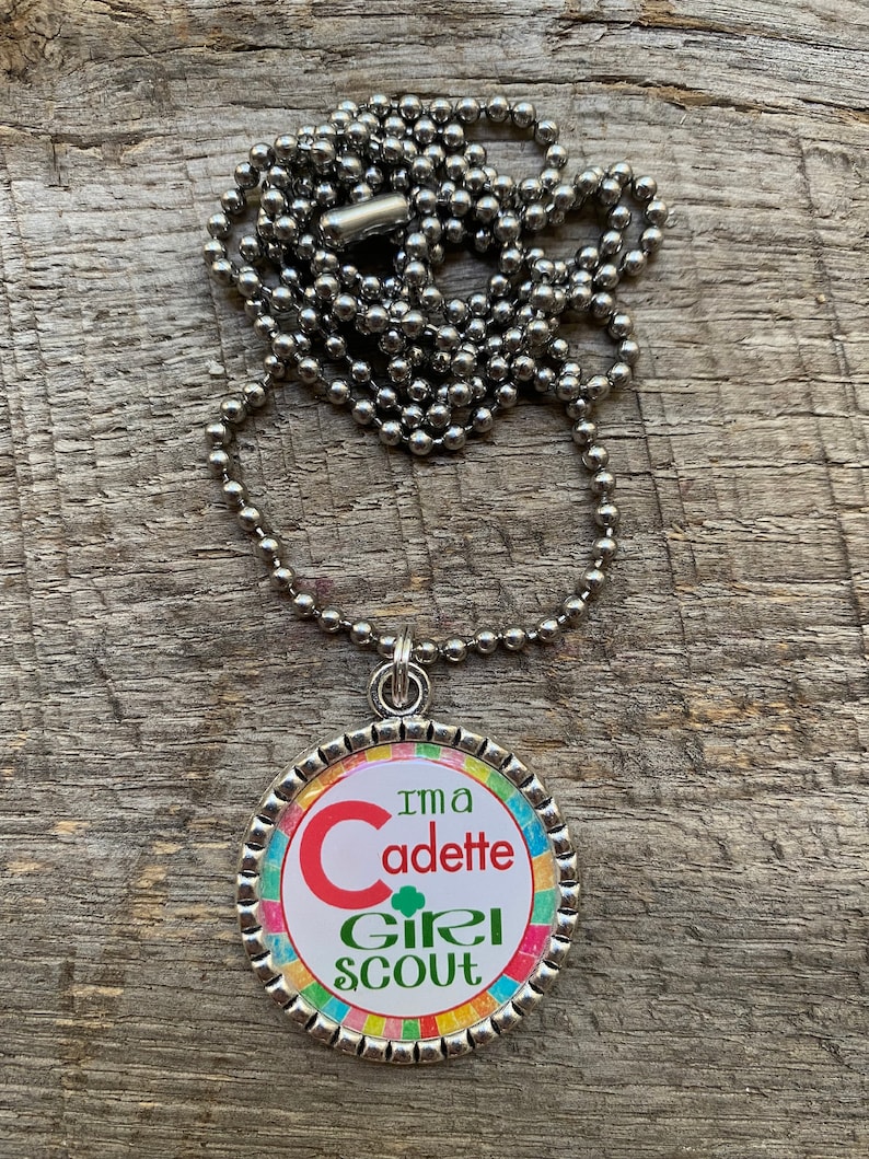 I'm A CADETTE Girl Scout Troop Pack Bridging Custom Antique Silver Flat Bezel Pendant Charm Necklace Keychain ~ Unique Gift for CHRISTmas! zdjęcie 4