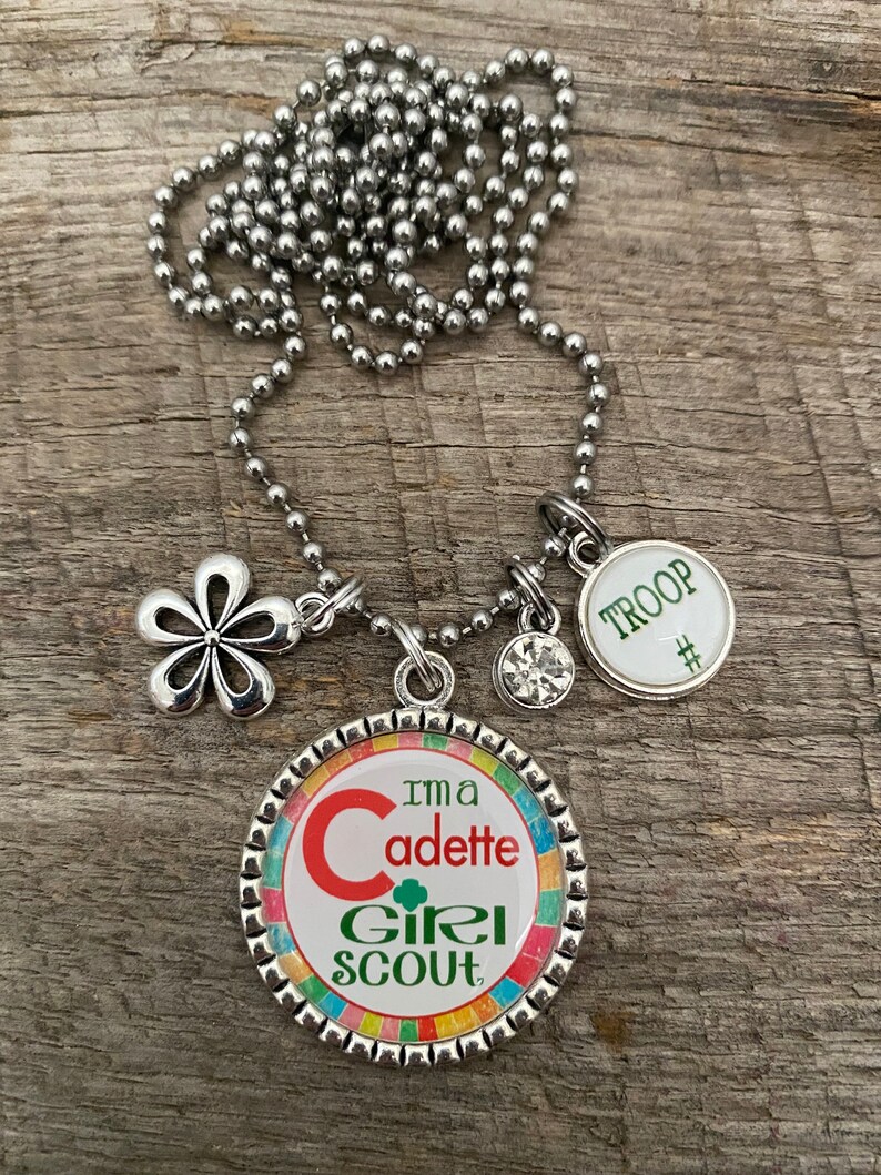 I'm A CADETTE Girl Scout Troop Pack Bridging Custom Antique Silver Flat Bezel Pendant Charm Necklace Keychain ~ Unique Gift for CHRISTmas! zdjęcie 2