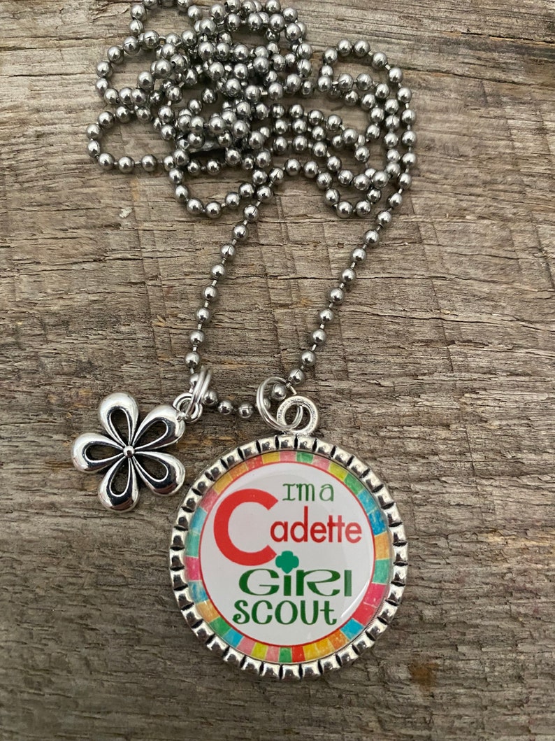 I'm A CADETTE Girl Scout Troop Pack Bridging Custom Antique Silver Flat Bezel Pendant Charm Necklace Keychain ~ Unique Gift for CHRISTmas! zdjęcie 3