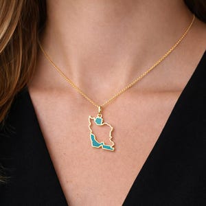 Abstrakt guldhängehalsband med turkos emalj | Minimalistiskt handgjort halsband | 3 cm