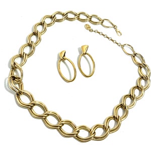 1970s 80s Monet vintage gold tone Earrings and necklace set / preppy / posh / chunky
