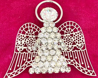 Vintage Christmas Angel Pin Brooch with Silver Tone Filigree Wings - Gift Box