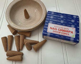 Porta incienso con cono de incienso nag champa de regalo // Hecho a mano // Torno de alfarero