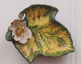 Vintage Flower Trinket Dish //