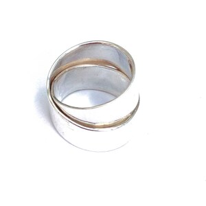 Ribbon ring, intertwined rings image 5