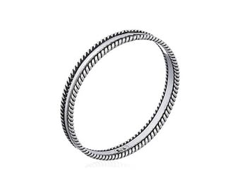Thin unisex silver ring – Minimalist ring with chiseled wires – Elegant jewelry for men and women – Discreet silver ring