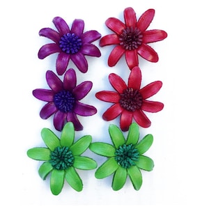 Colorful leather daisy flower brooch