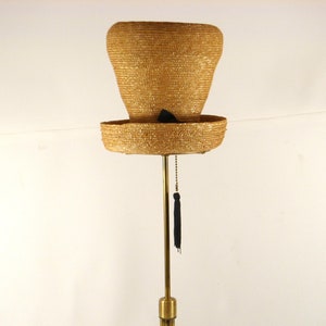 Lampada da tavolo/scrivania in ottone con stravagante cappello di paglia e nappa catena nera 25&quot;