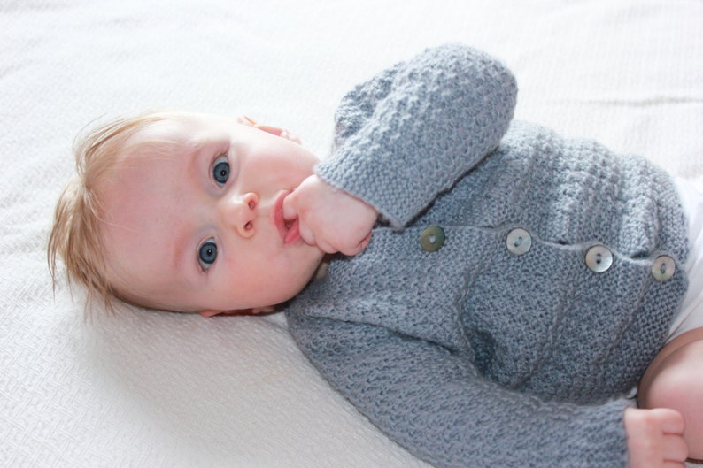Hand Knitted Merino Lambswool Baby Cardigan in Gray, White & Pearl Blue, More Colors, Organic, Alpaca, Baby Shower Gift, Christmas Present imagem 1