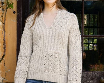 Jersey de lana natural de alpaca tejido a mano en gris perla jaspeado.