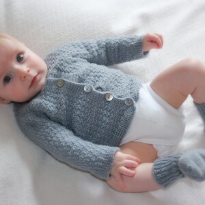 Hand Knitted Merino Lambswool Baby Cardigan in Gray, White & Pearl Blue, More Colors, Organic, Alpaca, Baby Shower Gift, Christmas Present imagem 2