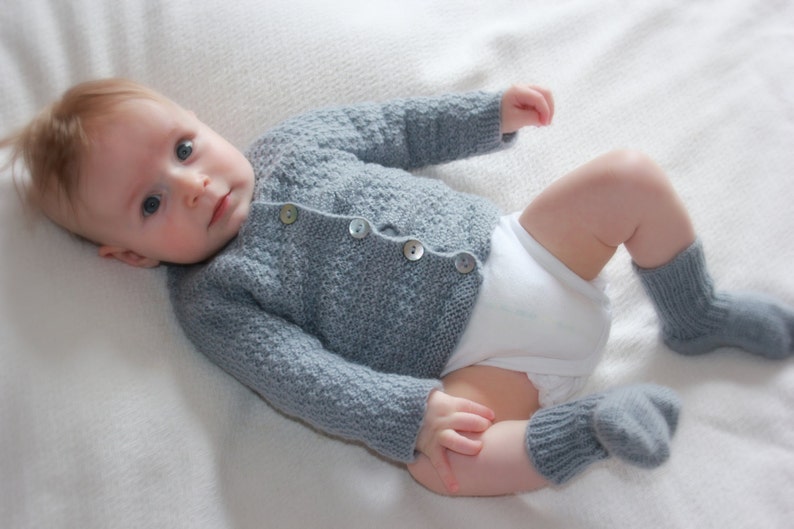 Hand Knitted Merino Lambswool Baby Cardigan in Gray, White & Pearl Blue, More Colors, Organic, Alpaca, Baby Shower Gift, Christmas Present imagem 2