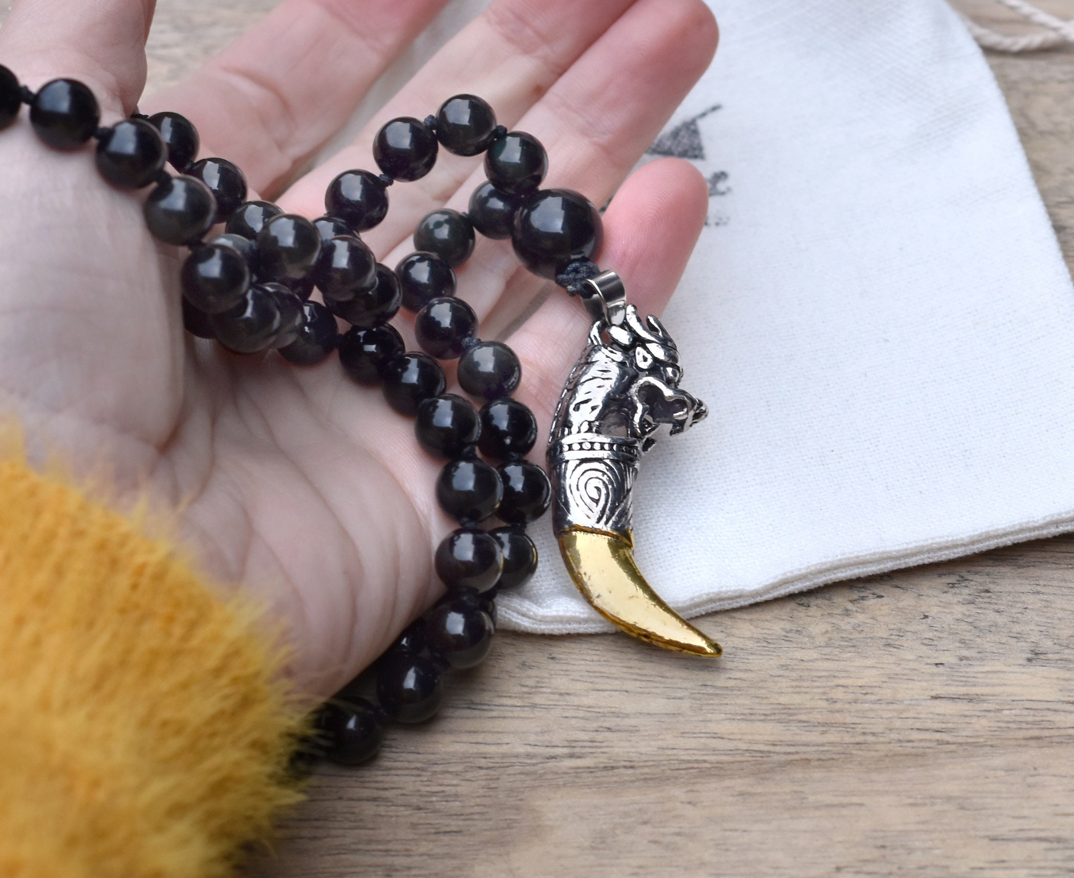 Mala { Dragon } Obsidienne Noire, Court