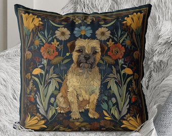 Puede incluir: Una almohada con un fondo azul oscuro que presenta un perro marrón y tostado sentado en un campo de flores coloridas. Las flores están dibujadas en un estilo vintage.