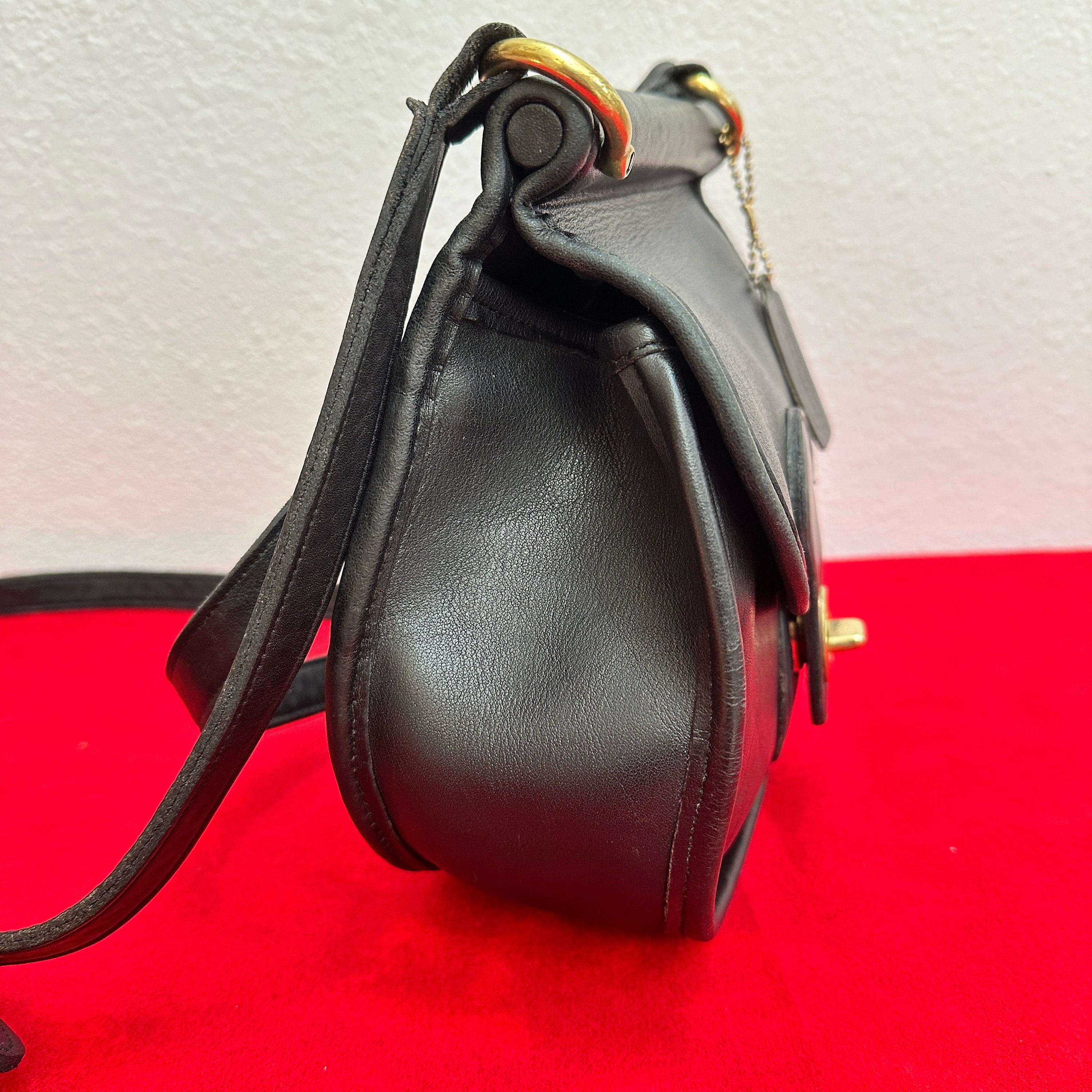 ブラックレザージャケット COACH保管袋付き Vintage Coach Post Pouch 9906 in Black Leather, USA Made