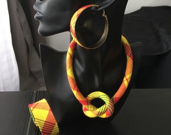 Parure collier noué, tissu madras orange & créoles ethniques