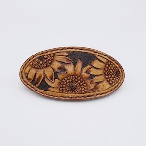 Handgefertigte Leder Sonnenblume Haarspange: Geschnitztes Floral Accessoire