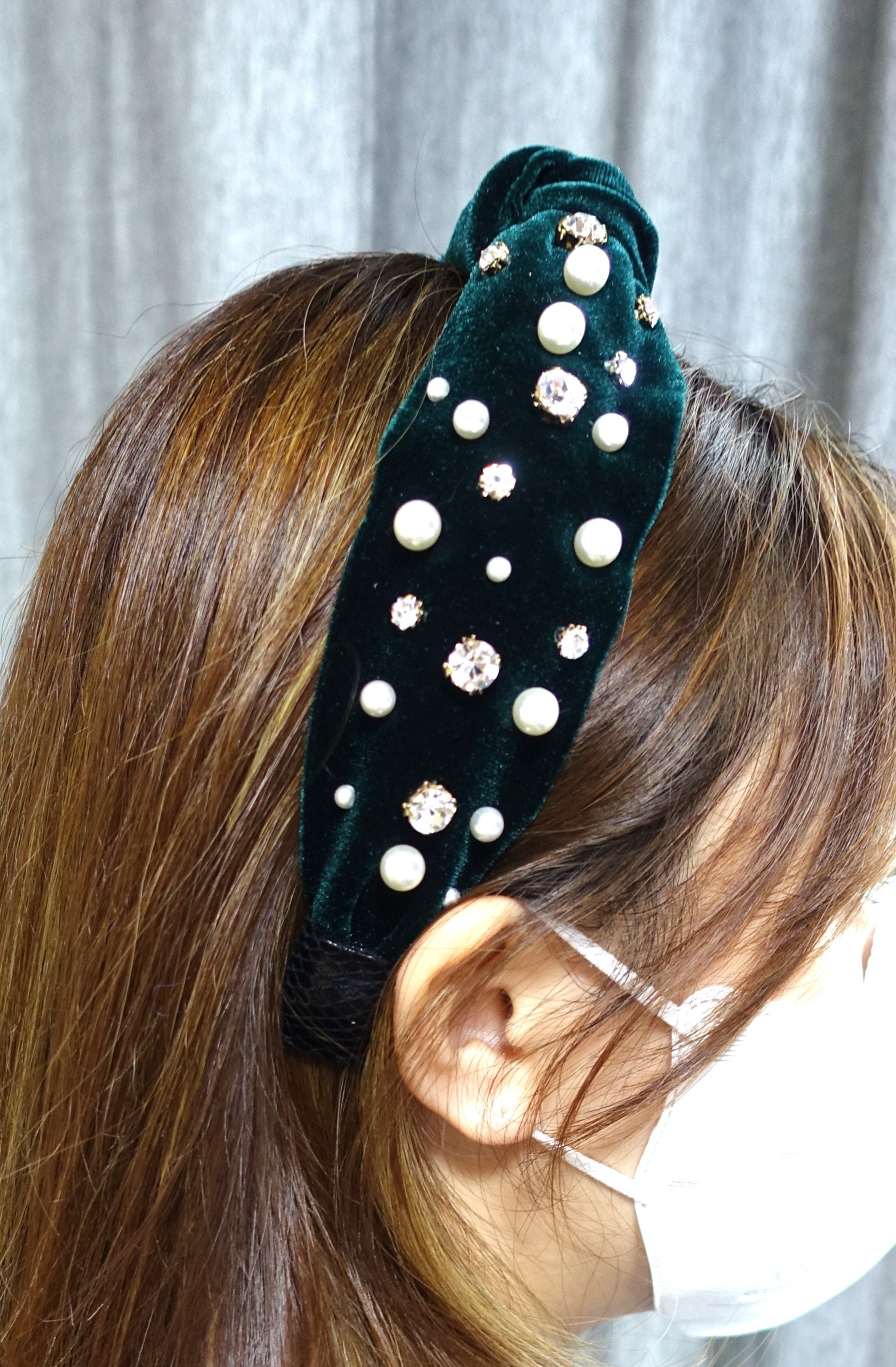 Red Velvet Embellished Headband Pearl Rhinestone Statement Hairband NWT Christmas Headband Pearl Knotted Hair Band with Rhinestone  main image 2