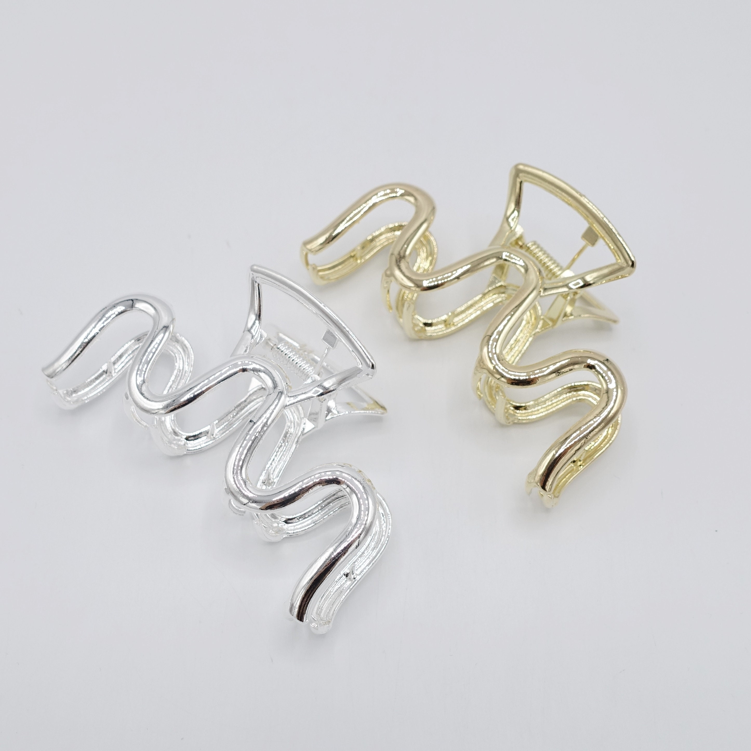 Metal Wave Hair Claw Minimalist Hair Accessory for Women - Etsy