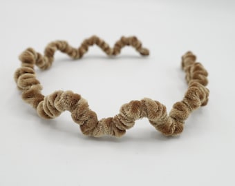 Diadema de terciopelo con ondas finas y plisada