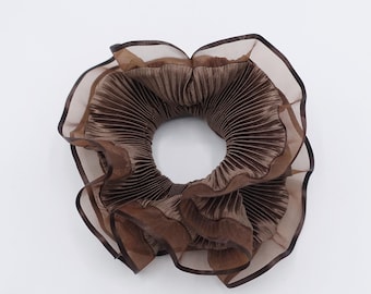 Plisserad hårknäppning: Hårband med organzakant