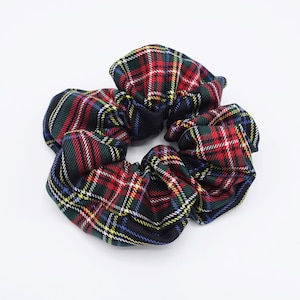 Woven Tartan Karo Scrunchie: Großer Zopfhalter