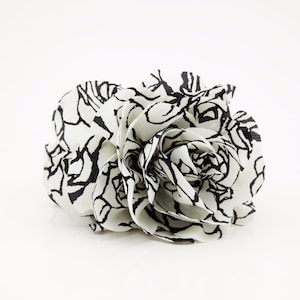 Dahlia Flower Hair Claw Clip: Floral Print Hair Accessory