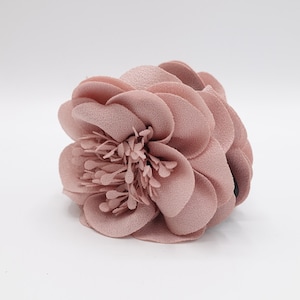 花で飾られたヘアクロー 長い雄しべ雌しべの花のヘアクロークリップ 女性用ヘアクランプ