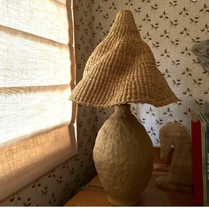 Abat-jour en paille Bolga fait main : décoration intérieure naturelle (21 pouces)