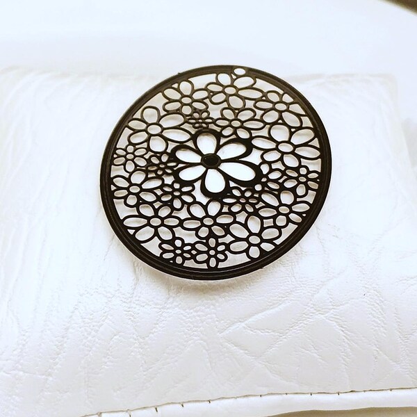 Flowery Oval Cut-Out Pendants, Filigree Stamping Flower Pendants, 48x35mm, Jewelry Supplies