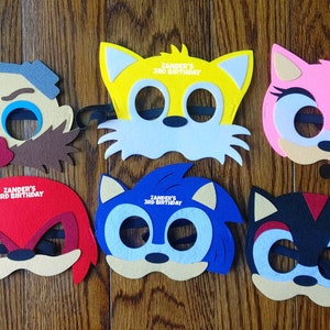 Personalized Sonic Felt Masks!  Sonic party favors! Sonic Birthday Party!