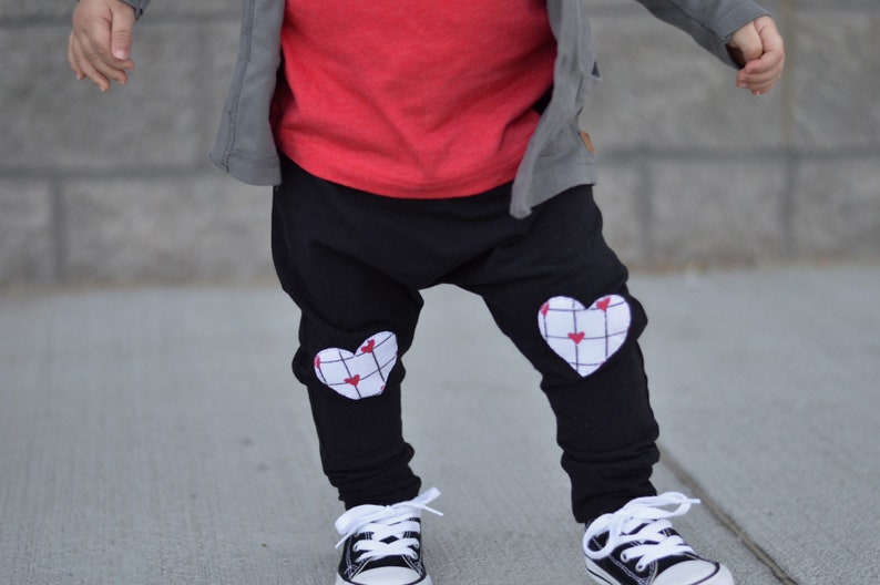 joggers monochrome toddler baby Valentine/'s harems leggings hearts knee patch pants grid boys Heart Patch Joggers