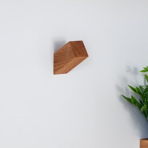 MAGNETIC Wooden hook - Oblique | Kitchen towel hook made of solid oak wood with slanted design