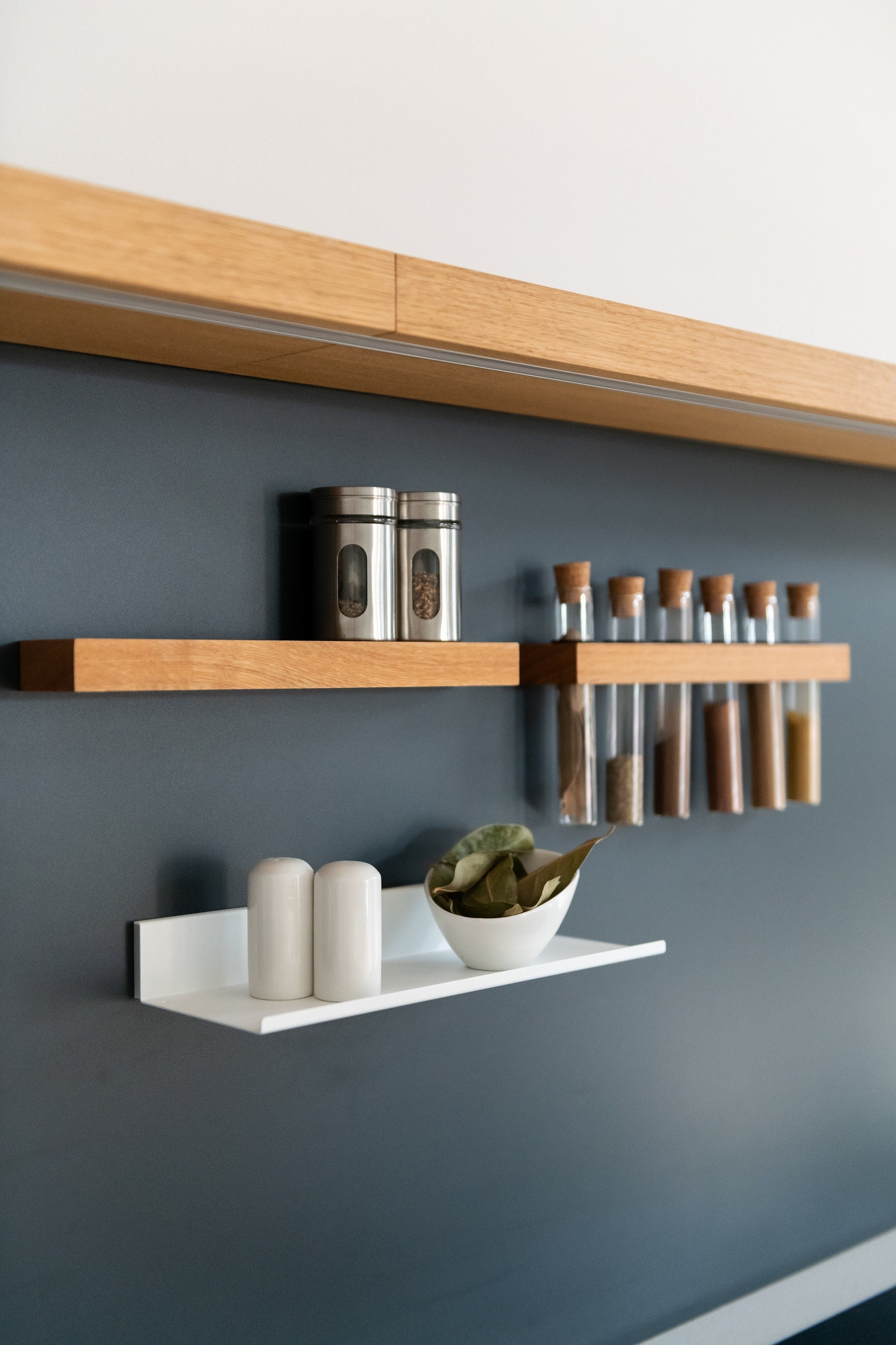 Adhesive Floating Shelves Non-Drilling, Set of 3, Display Picture Ledge  Shelf U Bathroom Shelf Organizer for Home/Wall Decor/Kitchen/Bathroom  Storage(S+M+L) 