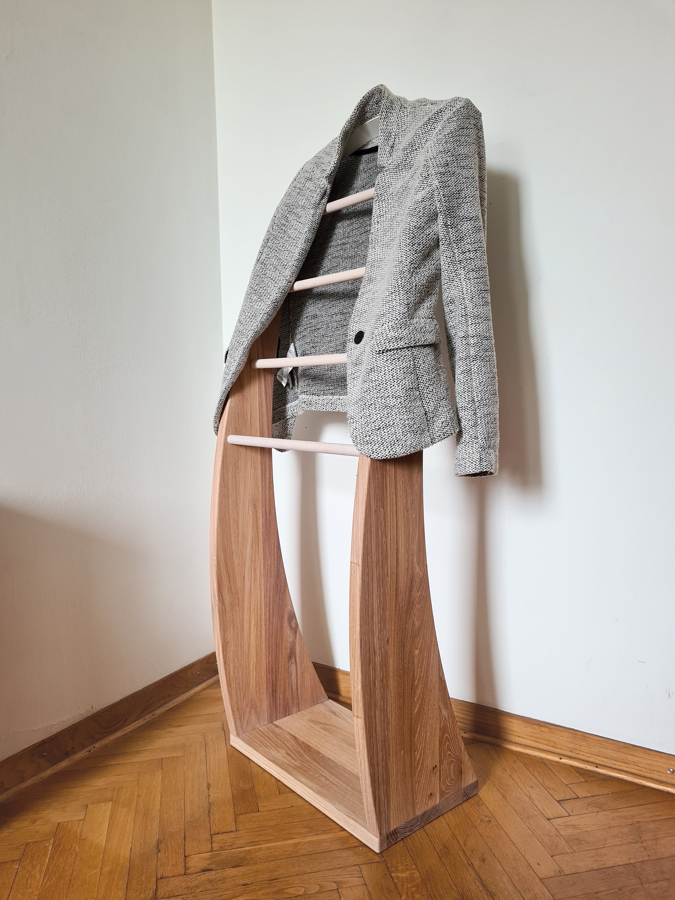Servomuto / Portasciugamani in legno massello finitura Rovere e Metallo,  46x24xh113.5 cm