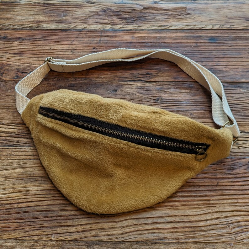 Plush cuddly fanny pack ocre