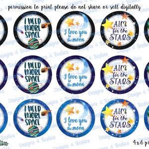 Puede incluir: Doce pegatinas redondas imprimibles de 5 cm de diámetro con diseños de temática espacial. Los diseños incluyen cohetes, planetas, estrellas y texto como "Dream Big", "I Need More Space", "I Love You to the Moon", "Aim for the Stars" y "Out of This World".