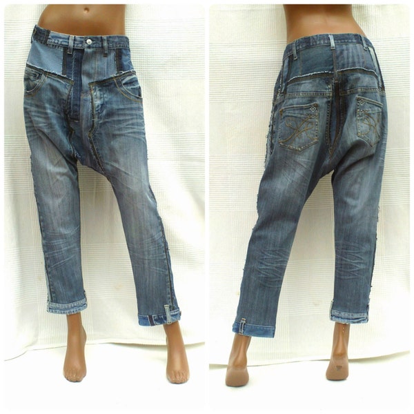 Sarouel unisexe à entrejambe courte en patchwork de jeans recyclés (REALISATION SUR MESURE), pantalon en jeans décousus puis recousus