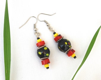 Shanae - Boucles d'oreilles avec perle ronde verre noir/rouge/jaune, perles de Bohême, boucles d'oreilles, B.O boho, B.O bohème,bijou bohème