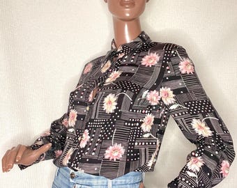 80's VINTAGE blouse, vintage polka dot and flower blouse, women's blouse, black shirt, vintage blouse, vintage fashion, retro fashion