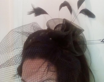 black chic fascinators tulle sinamay roses flighty feathers lightweight teardrop base of sinamay with hairband chapeau bibi headpiece coiffe