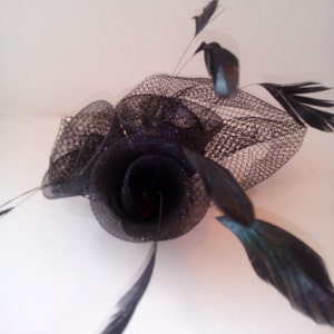 black chic fascinators tulle sinamay roses flighty feathers lightweight teardrop base of sinamay with hairband chapeau bibi headpiece coiffe