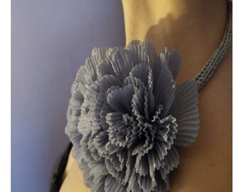 chic ruffled flower choker necklace with fabric flower ridges light gray & beige OOAK unique jewelry piece totally handmade by mademeathens