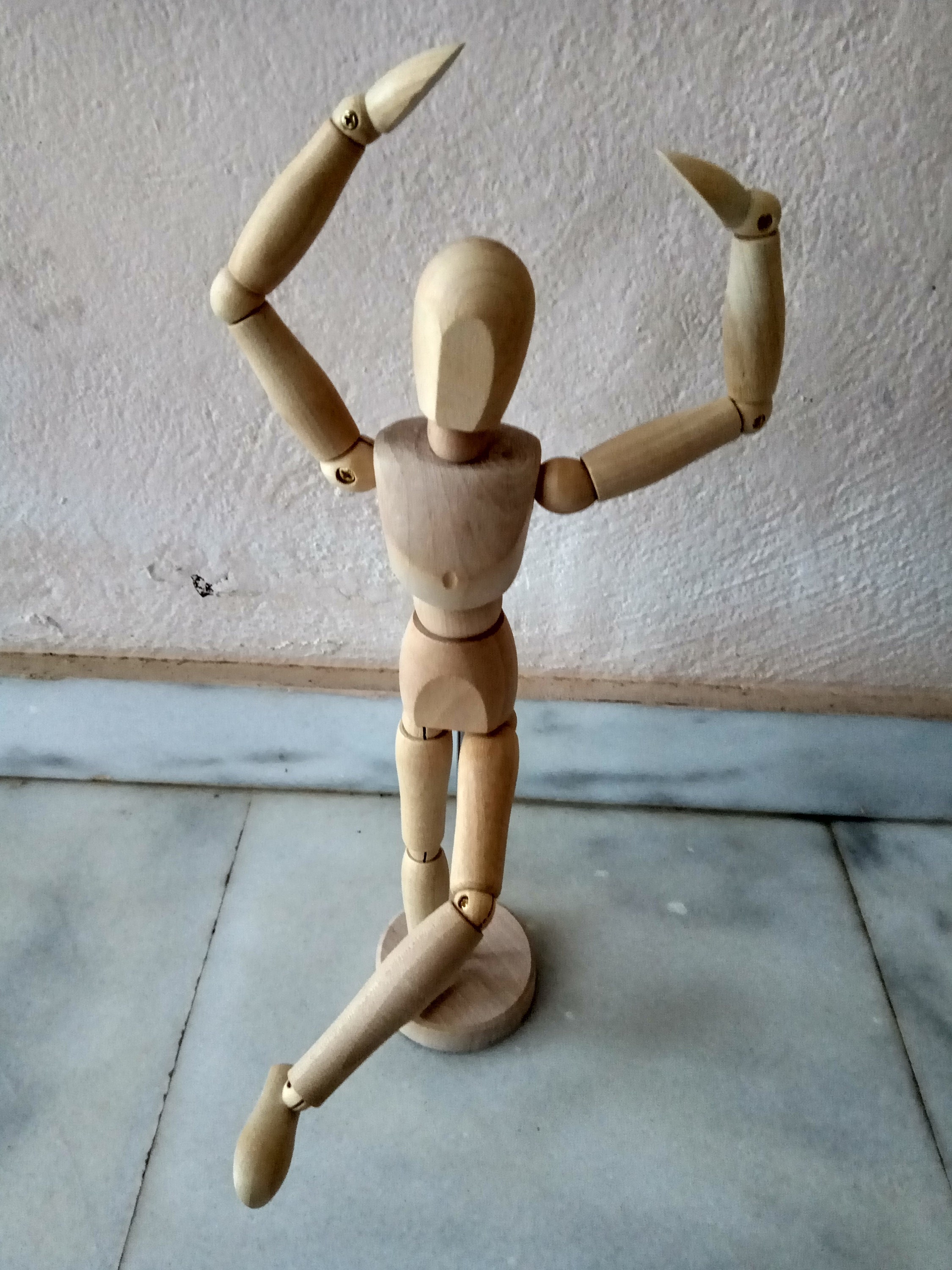 Artist's Dummy Wooden Manequin Standing on a Wooden Base, 12 Tall 30cm  Adjustable and Posable Figure Reference for Drawing-sketching -  Norway