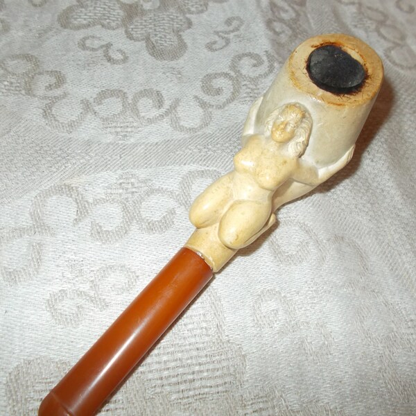 Vintage smoking finely handcarved Erotic Nude Pipe, nude woman figure, handcrafted in antique Meerschaume & Amber made in Egypt, collectible