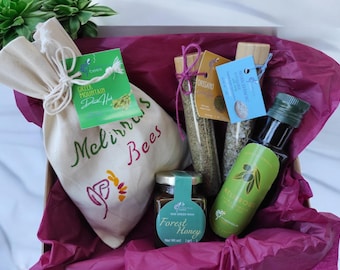 Griechischer Gourmet-Geschenkkorb: Roher Honig, Olivenöl, Bergtee, Meersalz