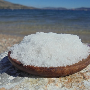Natuurlijk zeezout, fleur de sel, bloemenzout, handgeplukt zout, biologisch zeezout, gastronomische gerechten, rauw zout,